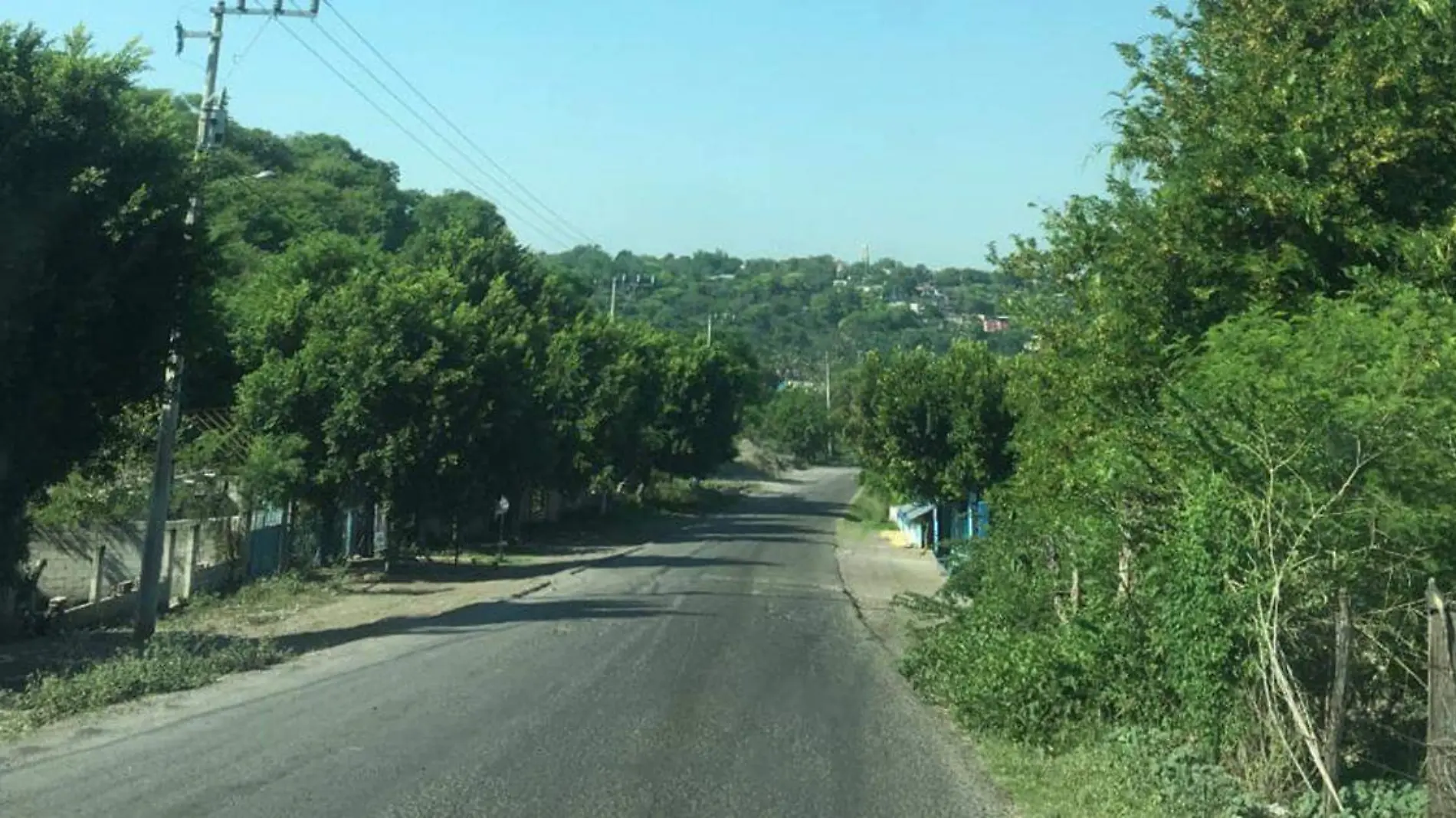 Dos cuerpos carbonizados fueron hallados al interior de una de dos camionetas que fueron incendiadas este fin de semana en el municipio de Jolalpan